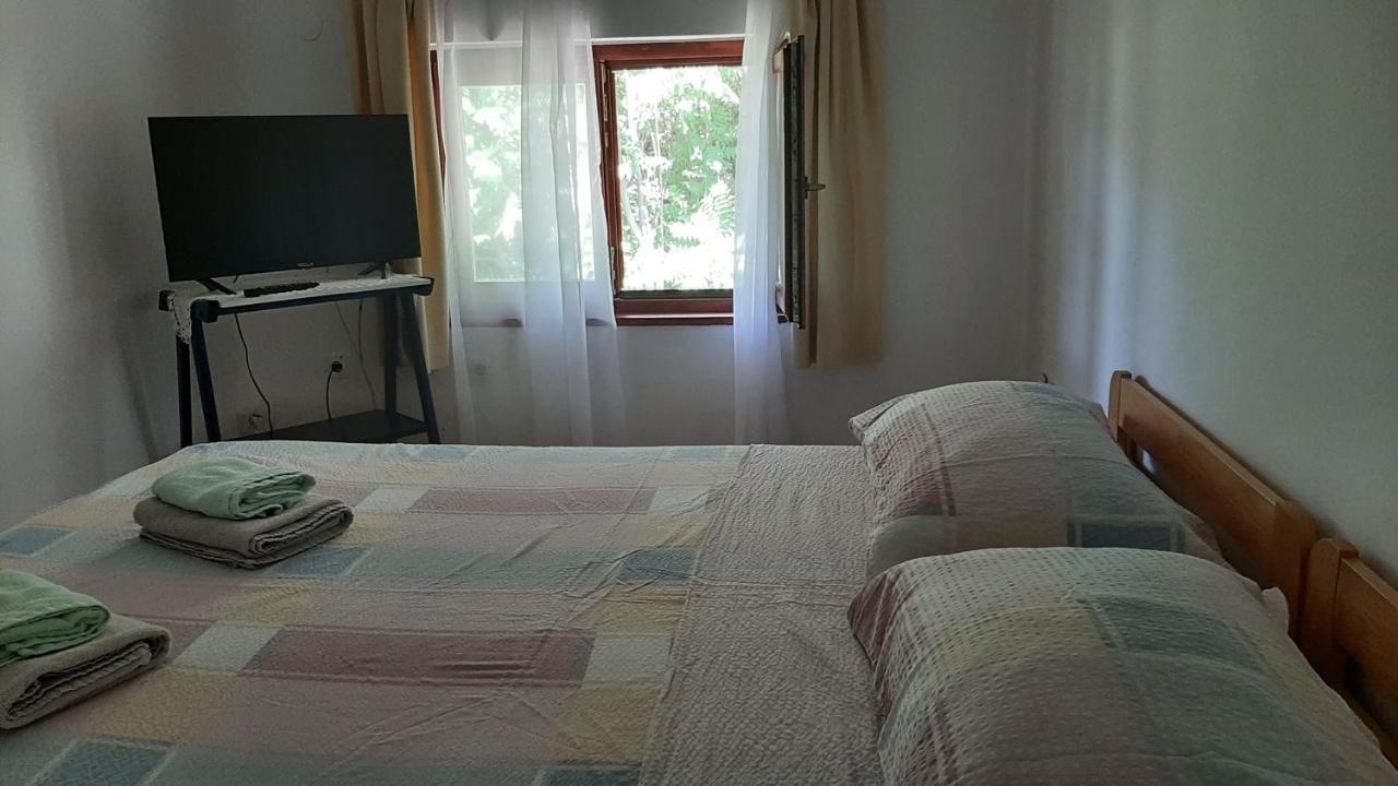 Guest House Sara Podhum Экстерьер фото