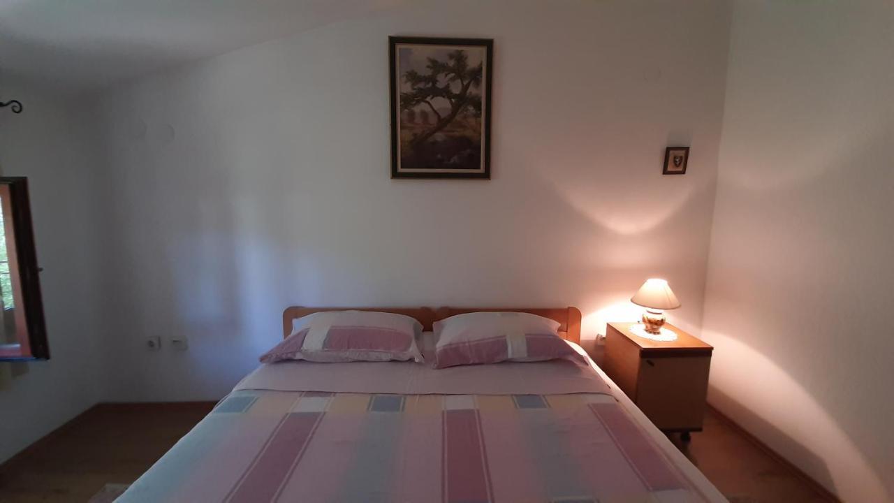 Guest House Sara Podhum Экстерьер фото