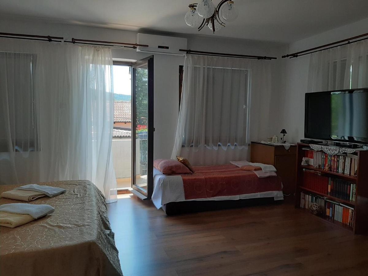 Guest House Sara Podhum Экстерьер фото